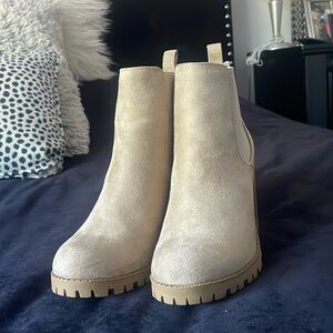 Soda Suede Boot